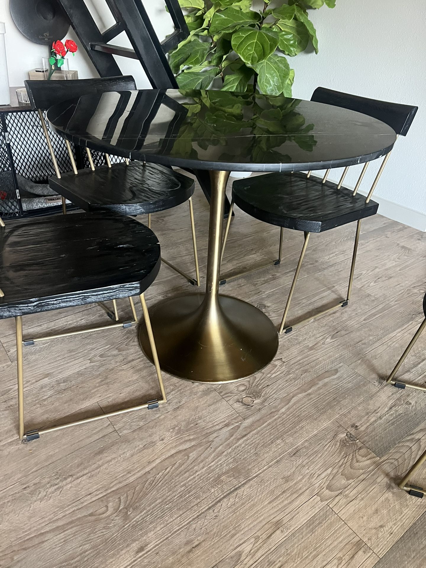 Marble Top Dining Table / W Chairs