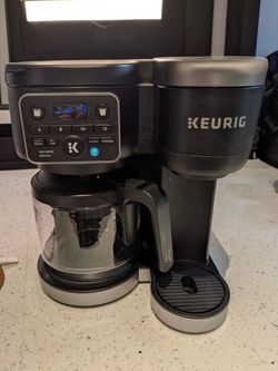 Keurig DUO coffee maker with carage