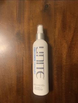 Detangler and leave in conditioner Salon Professional product. Good for any kind of hair.