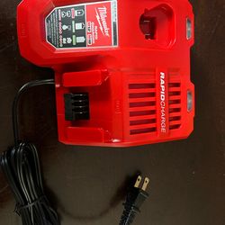 Milwaukee M18 and M12 Rapid Charger