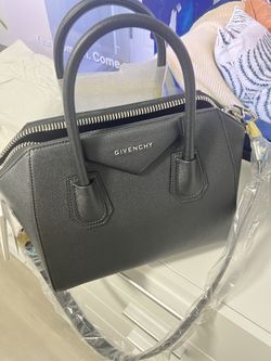 Givenchy Small Antigona In Black Grained Leather