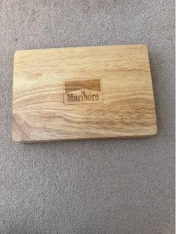 New Vintage Marlboro Poker Set in wood case