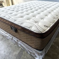 Queen organic cloud edition Europillow top 12inch Matres Andboxspring !!