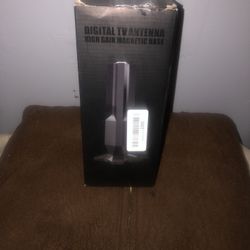 Digital TV antena high gain magnetic base / Antena para TV digital con base magnética 