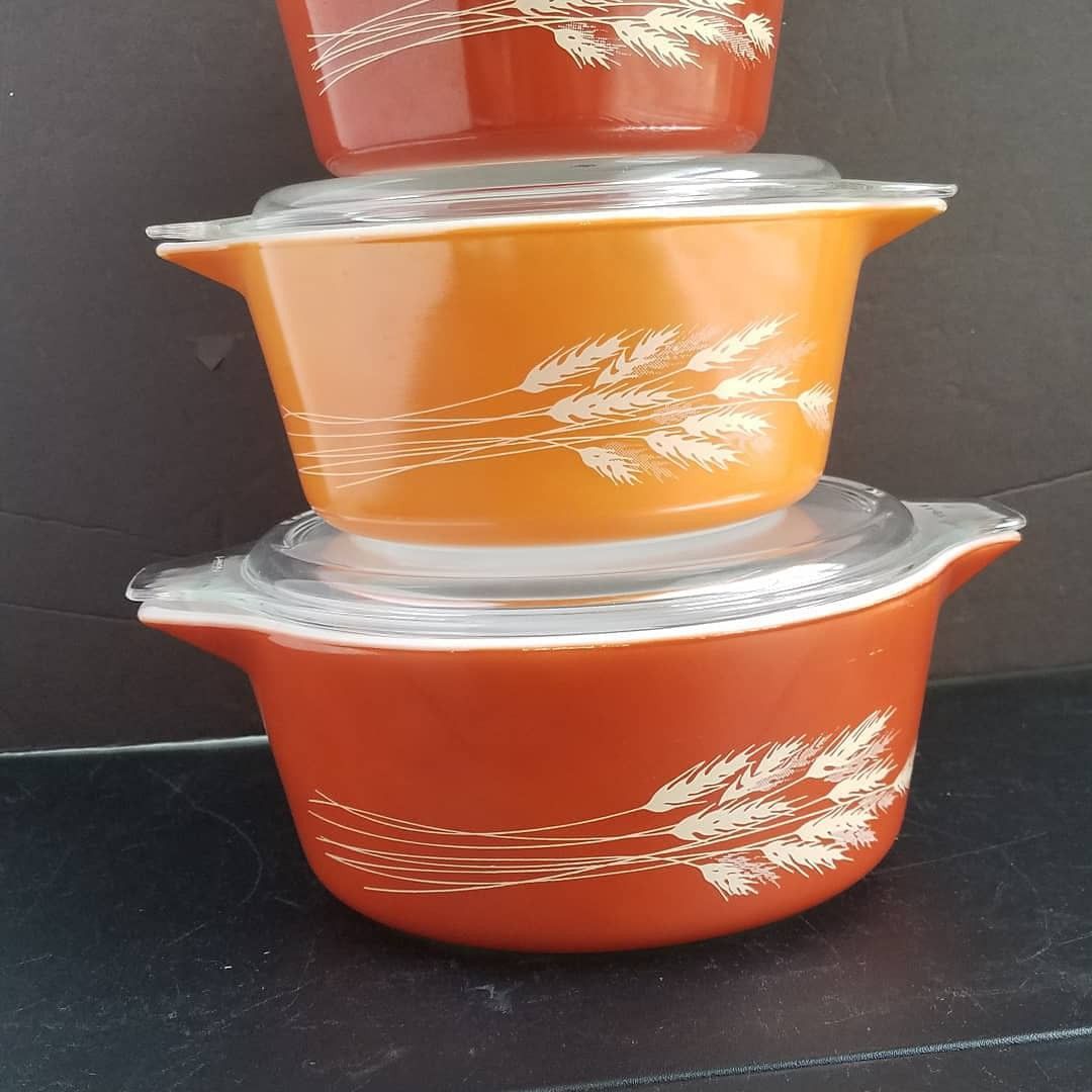 Pyrex Autumn Harvest pattern dish set