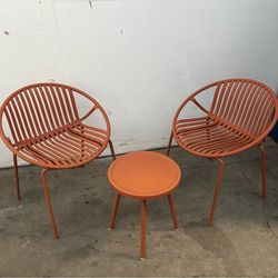 Bistro chairs / table