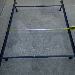 Sturdy, full or double &twin Bed 30.00 fontana