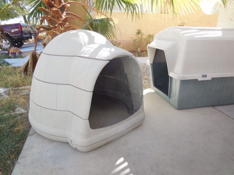 Baux'R Pet Igloo (Dogloo) for medium to large pets (Las Vegas)