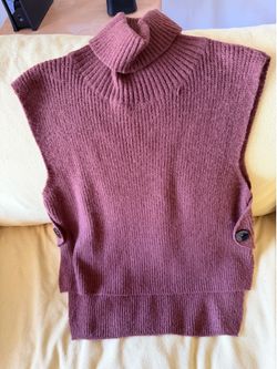 High neck knitted vest