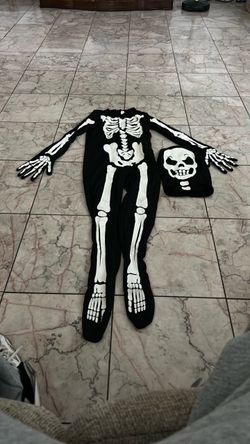 Skeleton costume