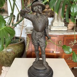 Antique Cast Metal Musketeer Statue – 21” Tall, 13 lbs