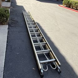 28” Fiberglass Ladder