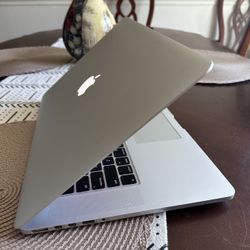 MacBook