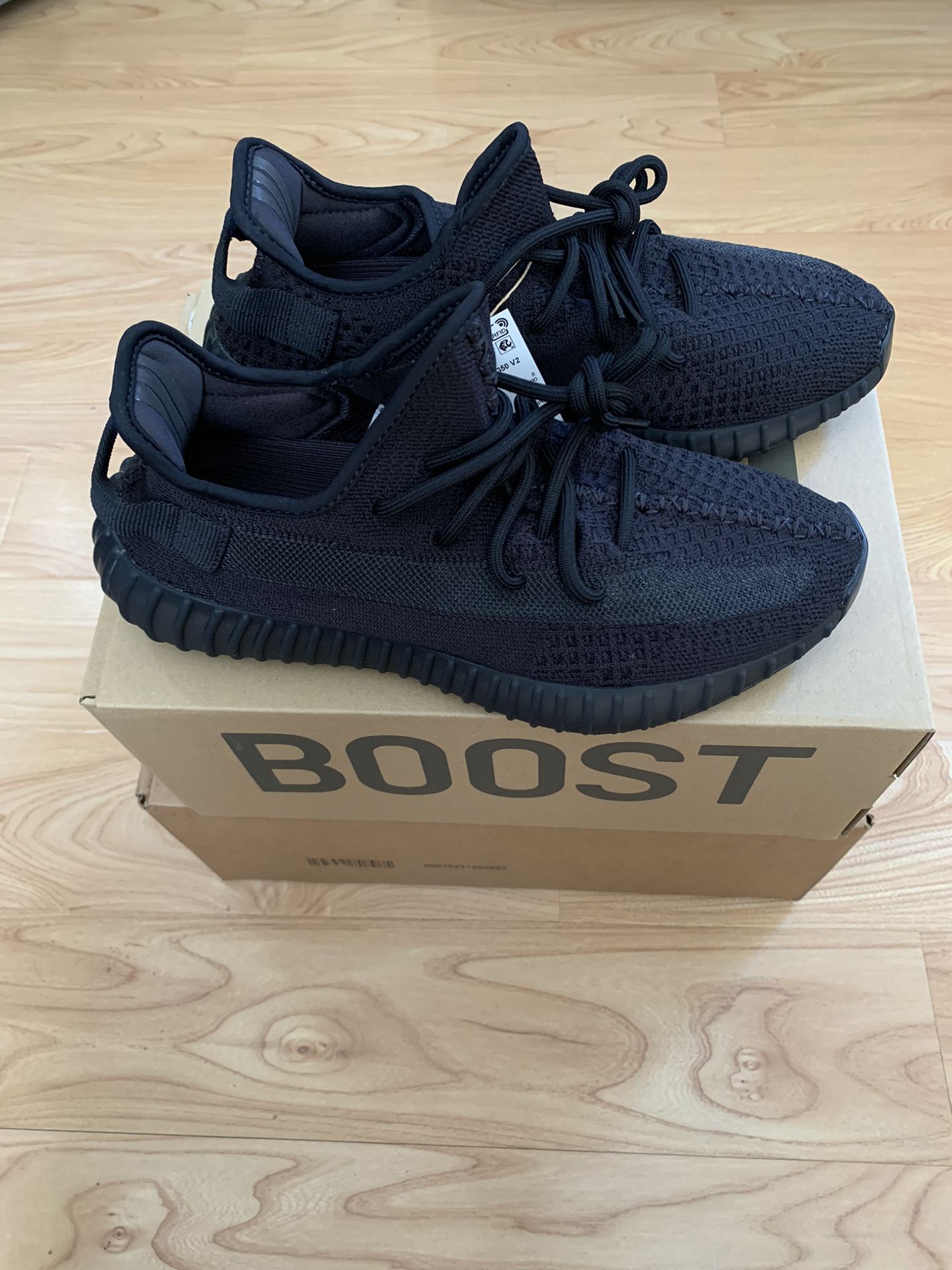 adidas gazelle silver green womens Yeezy Boost 350 V2 ONYX main image 1