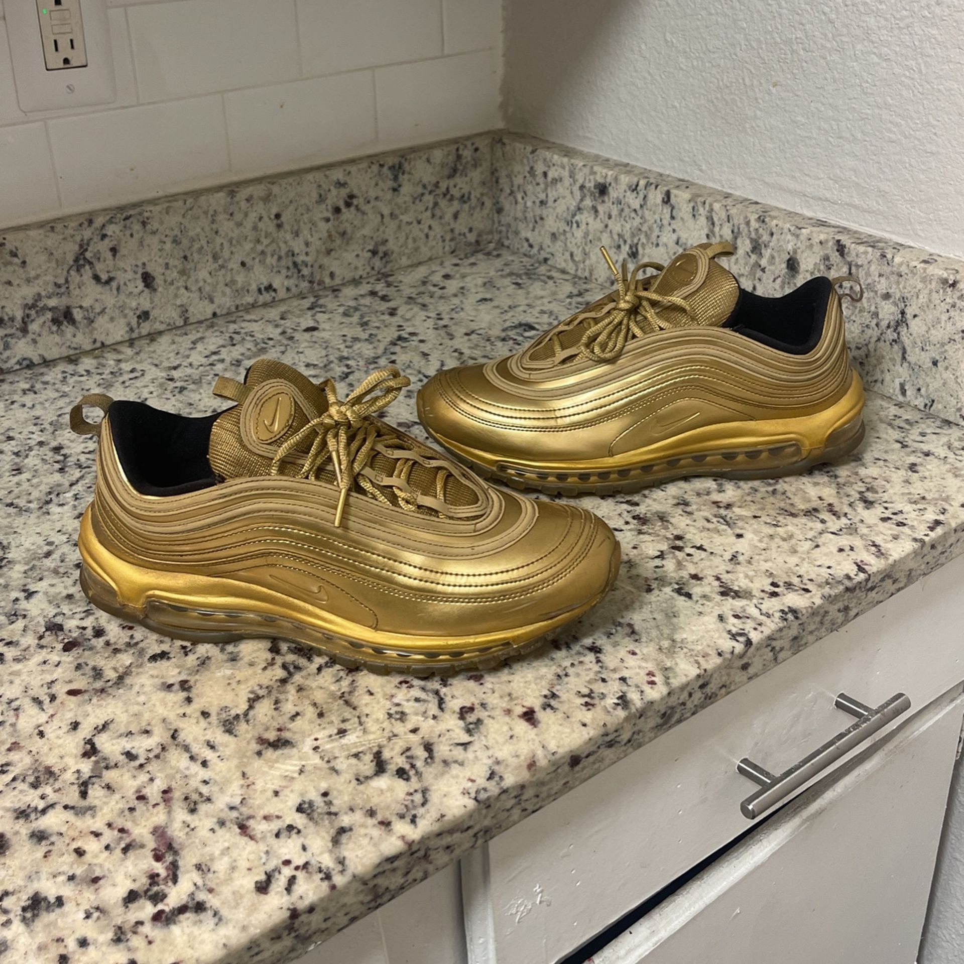 air max 97 gold medal Size 11