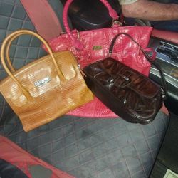 Brand NEW Purses From ROME/ITALY/https://offerup.com/redirect/?o=Vy5BRlJJQ0E=