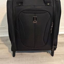 TRAVELPRO TOURLITE Underseat bag Luggage Carry-on Black Rolling Wheels handle