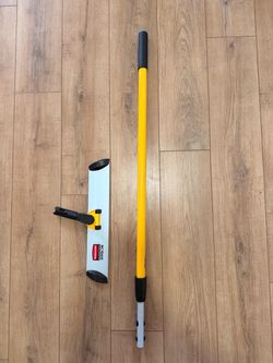 Rubbermaid mop