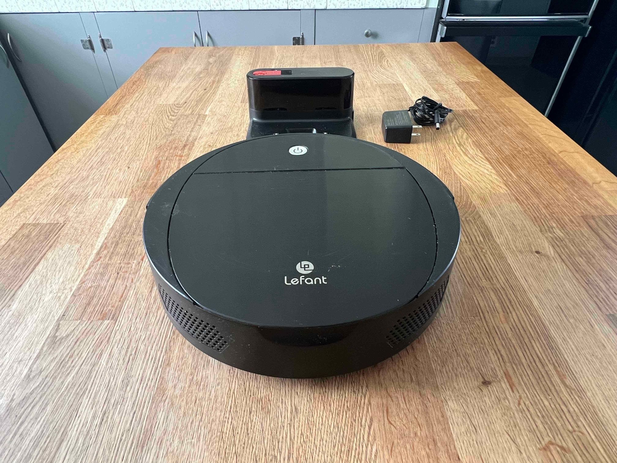 Lefant Model M213 Robot Vacuum Works well Comes with the charging dock