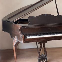 Free Piano - Estey 