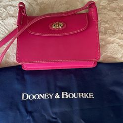 Dooney & Bourke Purse 