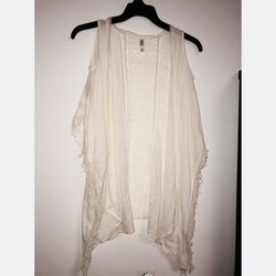 Bohemian Ivory Kimono w/Cut Out Shoulders XS/S