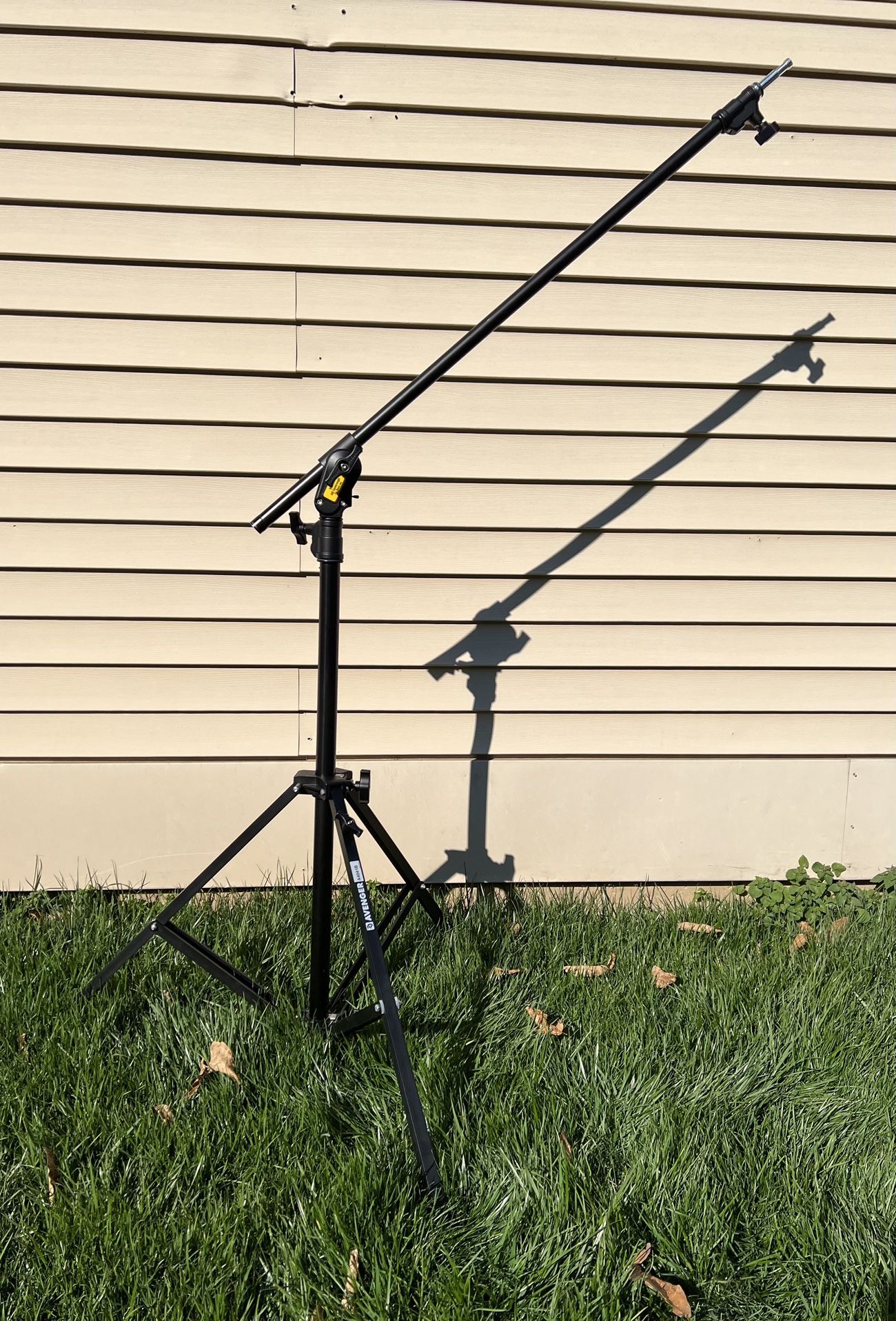 Brand New Avenger A4041B Baby Combi Boom Stand
