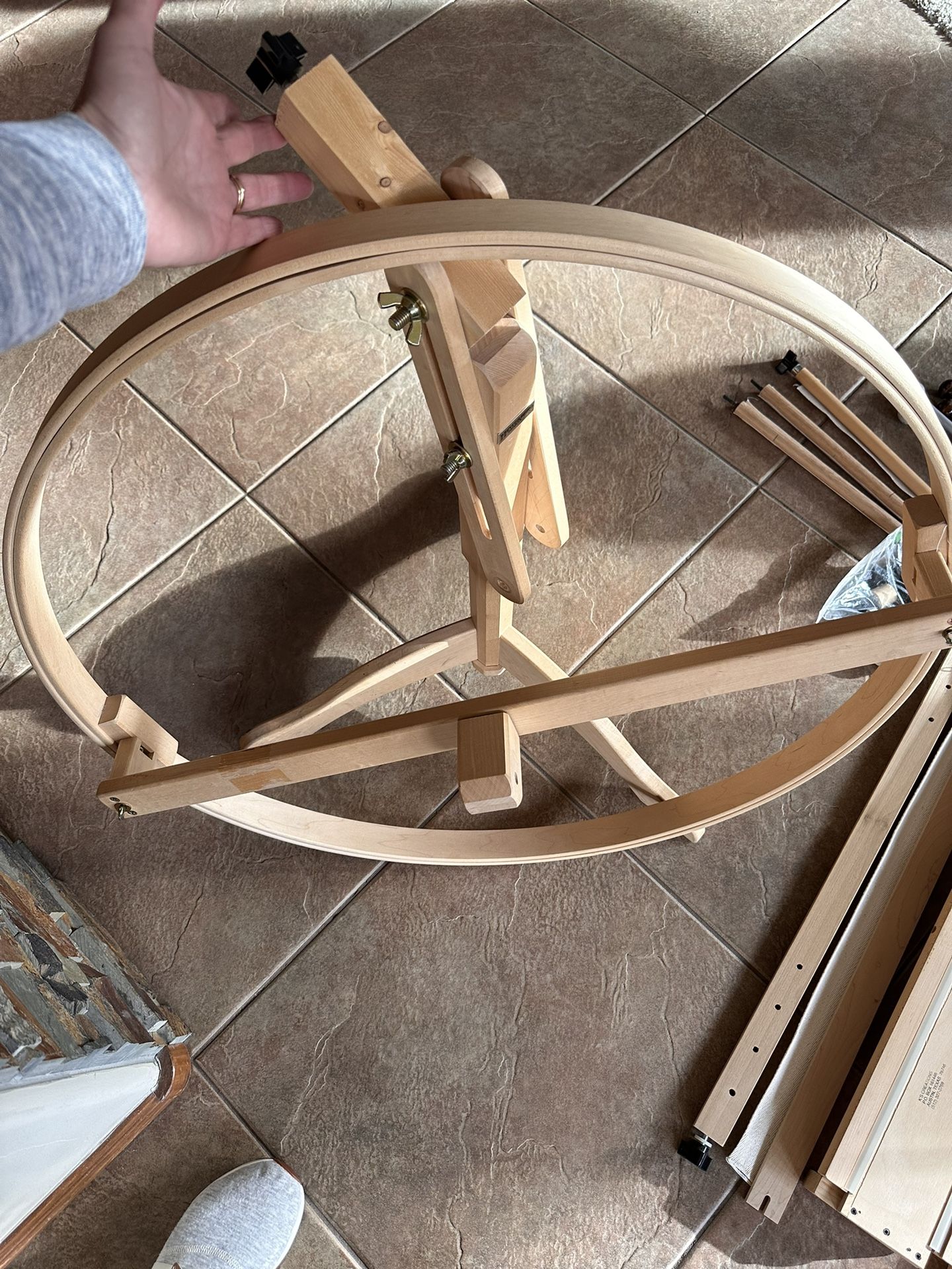 【美品】HINTERBERG HOMESTEAD QUILTING HOOP homestead-22-quilting-hoop-with-stand-and-booklet-hinterberg