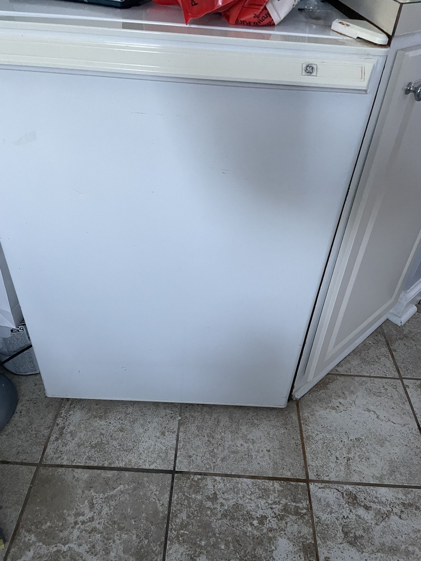 Refrigerator GE
