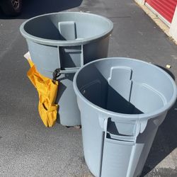 32 & 55 Gallon Trash Can