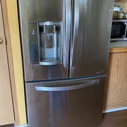 Refrigerator Lg 33”