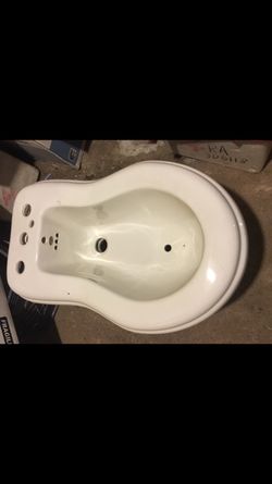 JACUZZI BRAND WHITE BIDET