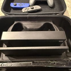 Nintendo Switch Bundle w/ Pro Controller + Joy-Cons + Case  GREAT CONDITION