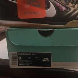 Supreme Nike SB Gato QS