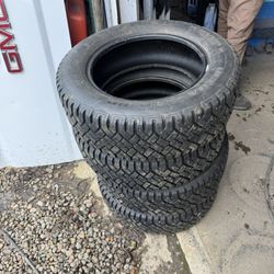 215/60/16 Goodyear Snow Tires 