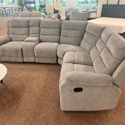 Brand New Reclining Sectional Sofa / Sofa Seccional Reclinable Nuevo A Estrenar...Delivery Available 🚚 