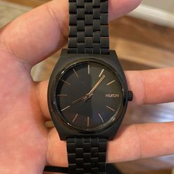 Nixon Watch
