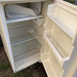 Sunbeam Mini Fridge 