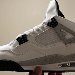Jordan 4 White cements refurbished