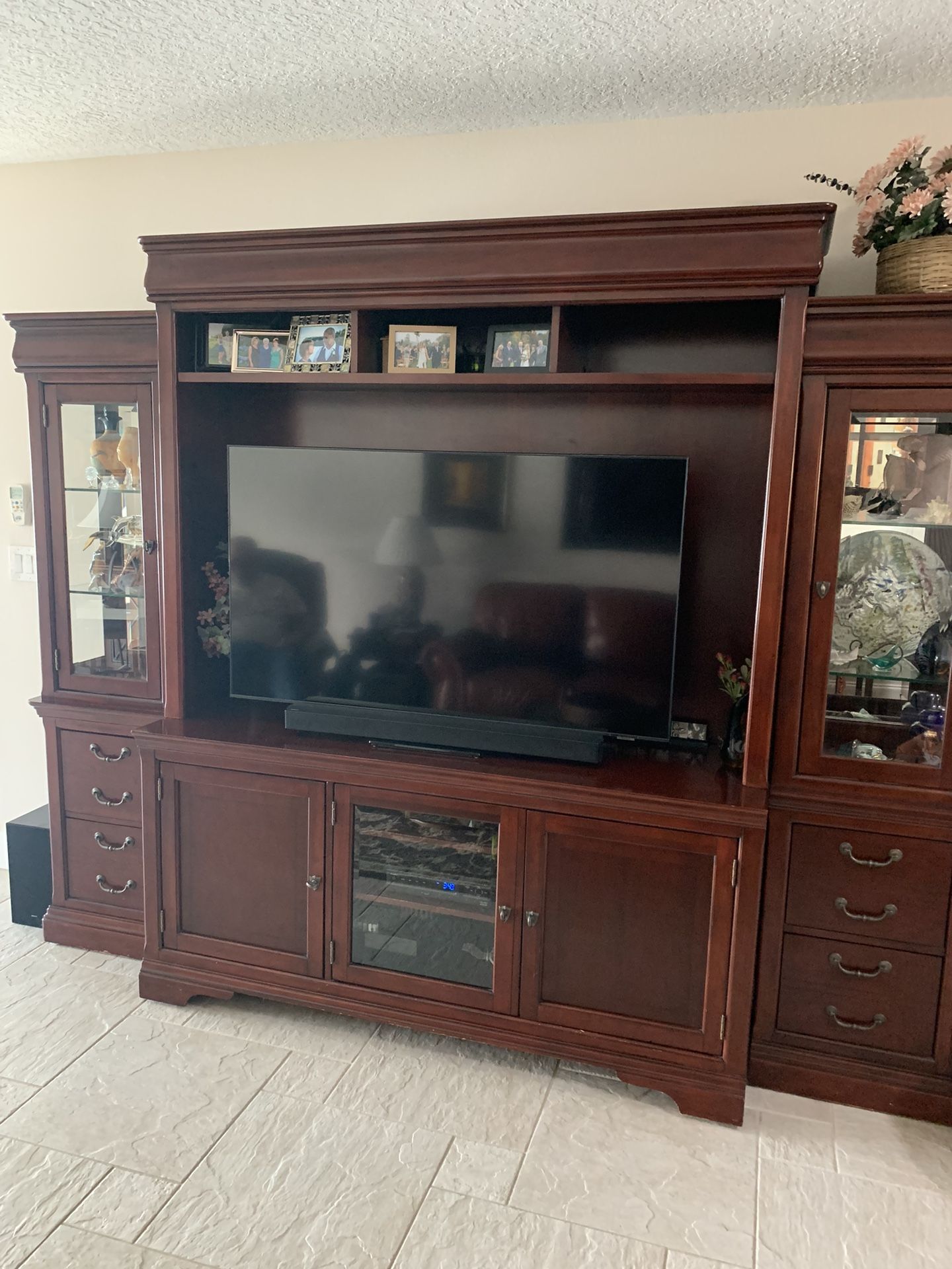 Media/Entertainment Center