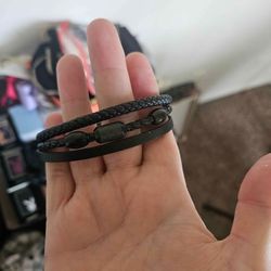 Magnetic clasp bracelet