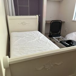 Twin Bed Frame And Trundle