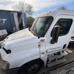 2012 FRIEGHTLINER CASCADIA