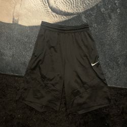 Black Nike Shorts 