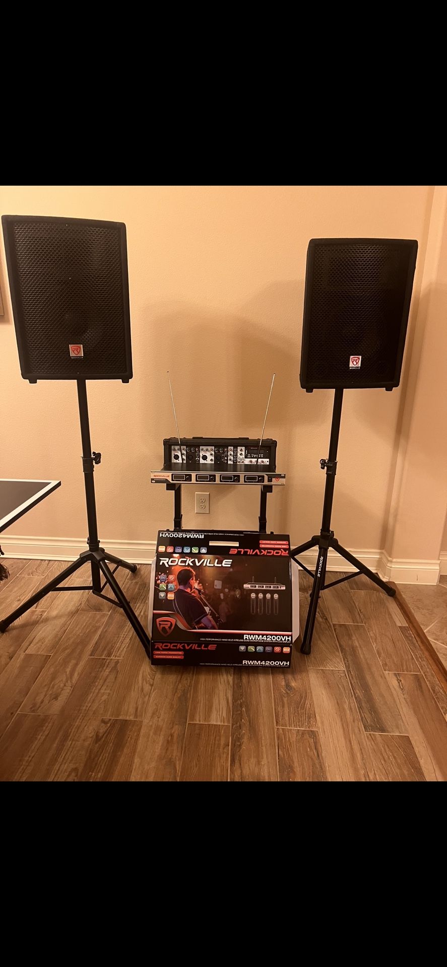 Rockville Audio Wireless Mic PA / Karaoke System