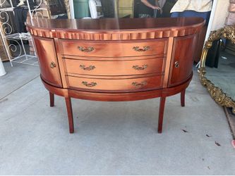 Sideboard cabinet
