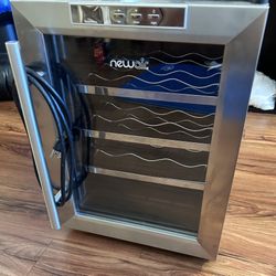 NewAir 12-Bottle Thermoelectric Wine Cooler
