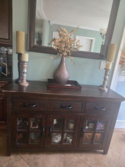 Wood sideboard/buffet cabinet