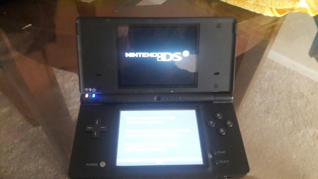 Nintendo dsi good conditions no charger