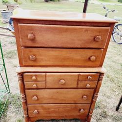 Vintage Dresser With 5 Drawers 
